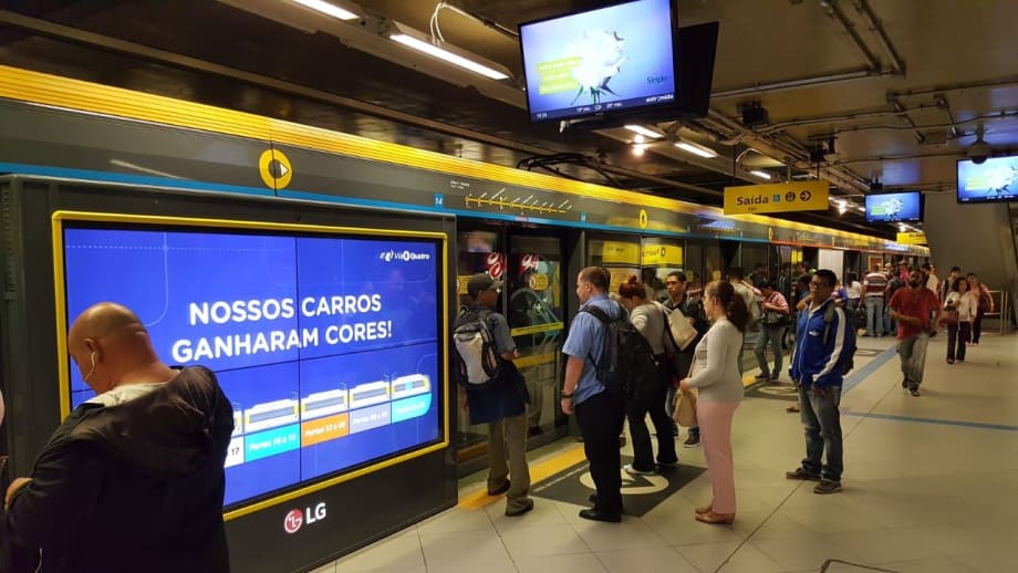 AI-powered tech tracks passengers' response to ads on Brazil subway