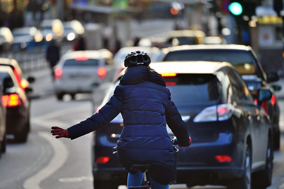 Training Fleet Drivers to Safely Navigate Bike-Friendly Cities