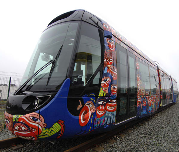Alstom unveils first Citadis Compact tram in France