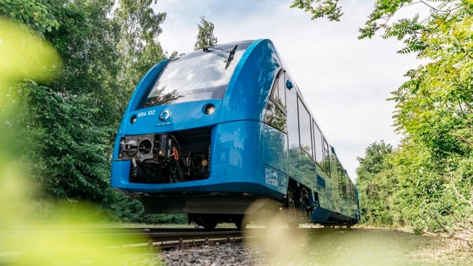 Alstom testing hydrogen fuel-cell train in the Netherlands