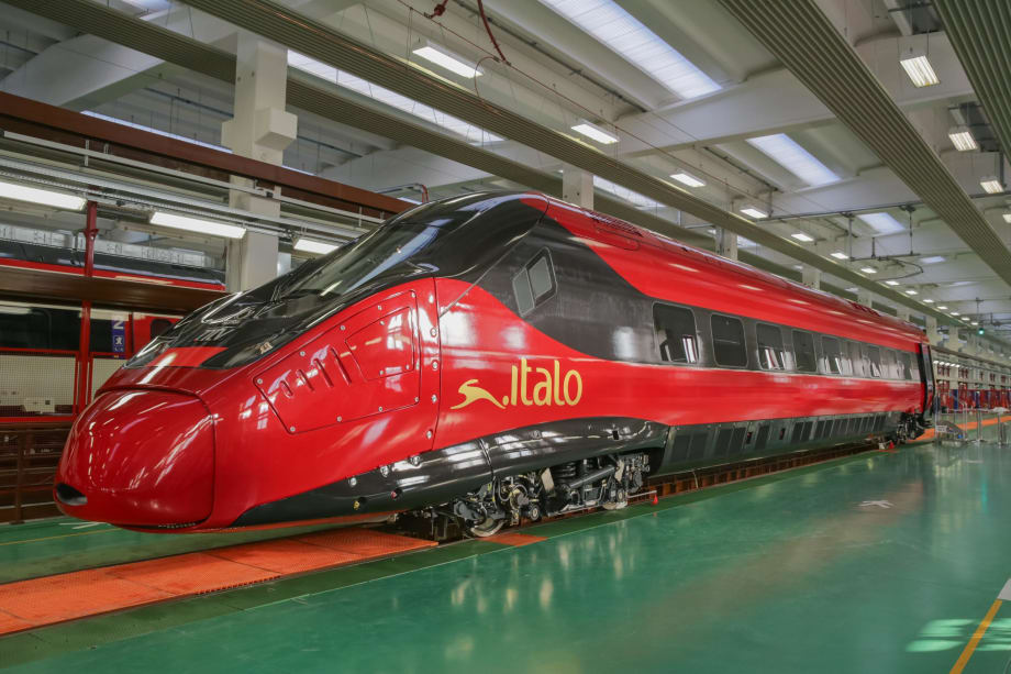 Alstom, NTV unveil the first Pendolino Italo railcar