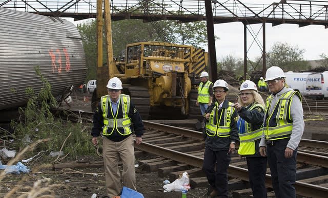 NTSB issues update on Philadelphia Amtrak crash investigation