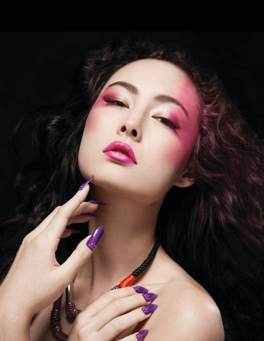 Cover Tech Contest 2015: The Masked Woman Wins