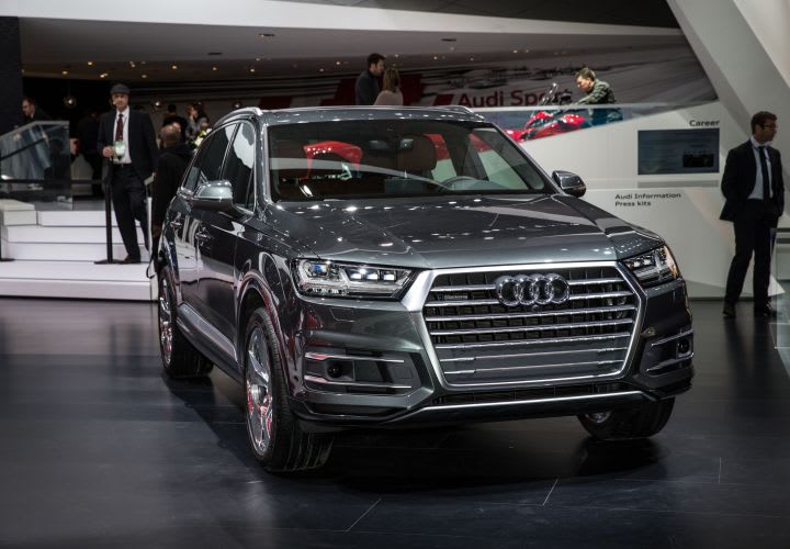 Audi Q7 Sheds 700 Pounds, Gets Diesel Hybrid