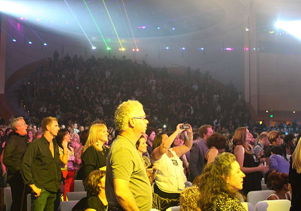 Photo Feature #3 Late Night Show with Antoinette Beenders at the Aveda Congress