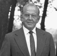 In Memoriam: Warren Avis – 1915 - 2007