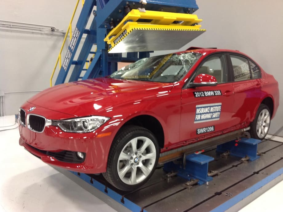 IIHS Names BMW 3 Series Sedan a ‘Top Safety Pick’