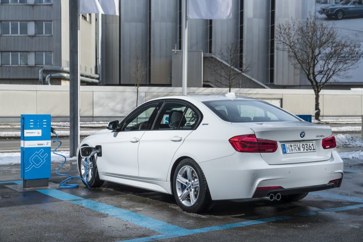 BMW Reveals 330e Hybrid's Range, Full Specs