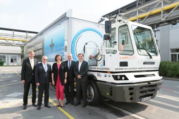 BMW Employs Fully Electric 40-Ton Truck