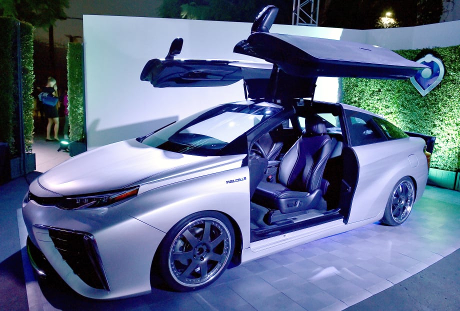 Toyota Shows 'Back to the Future'-Inspired Mirai