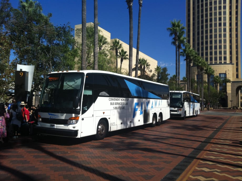 Bauer's IT launches LAX service, adds 31 Setras