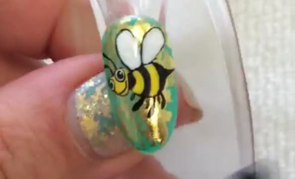 Cartoon Bee Nail Art (Time Lapse)