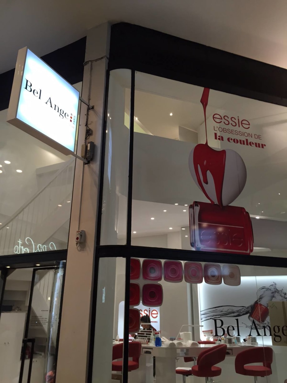 Paris Nail Salon Comes to Kim Kardashian’s Rescue