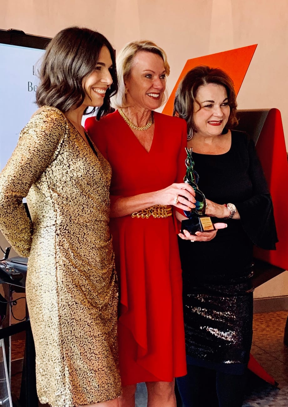 Bellus Academy’s Lynelle Lynch Honored with Repêchage “Dedication to Advancement in Esthetics Education” Award