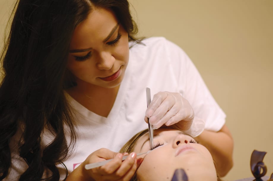 5 Questions for a Lash Extensionist