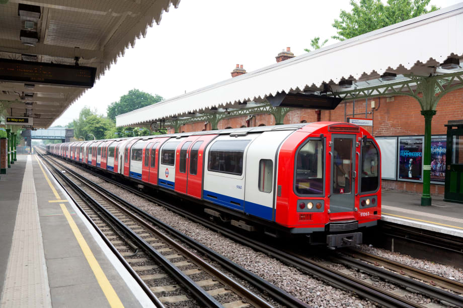 Bombardier wins contract to supply new propulsion tech to London Underground