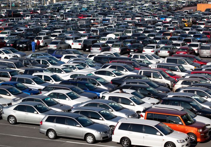Northeast: Holidays Dampen Auction Activity