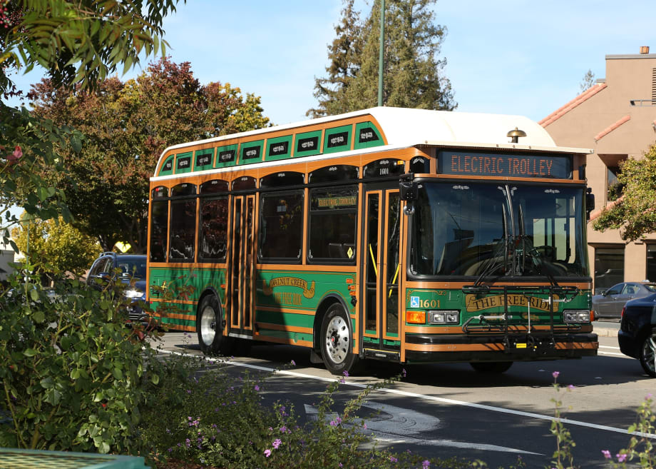 Calif. agency introduces first electric Gillig bus using BAE technology