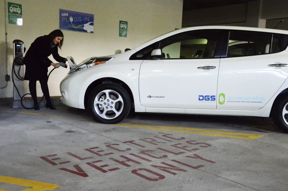 California Debuts 10 Nissan Leafs & 24 EV Charging Stations