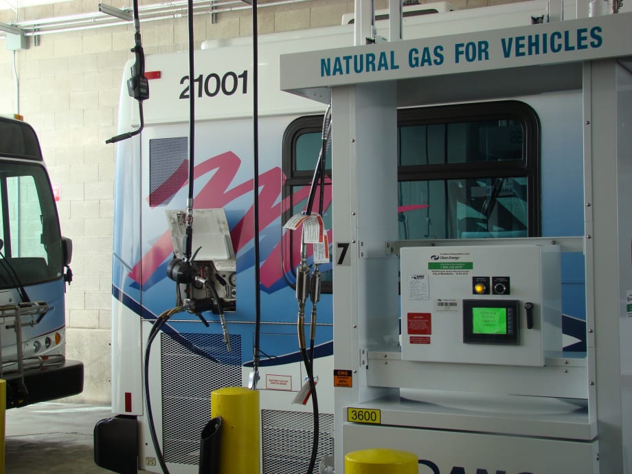 Calif. agency opens CNG facility