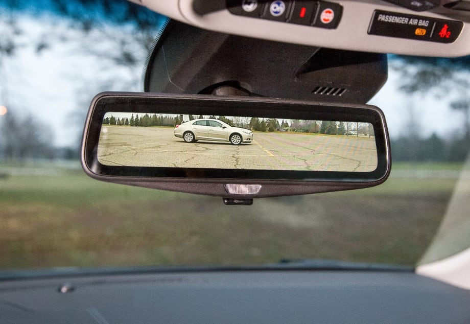 Cadillac Adds Streaming Video to CT6 Rear-View Mirror