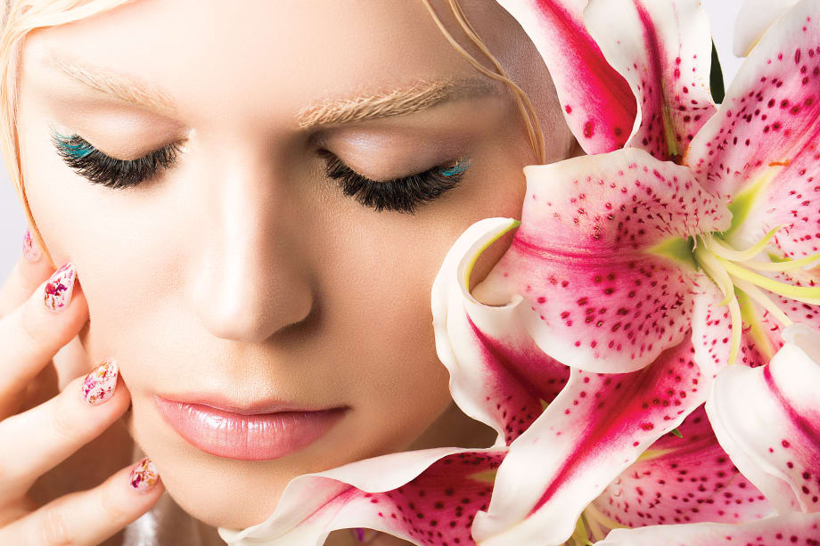 Lashes, Nails and Makeup: Chicago Artists Collaborate on Photoshoot
