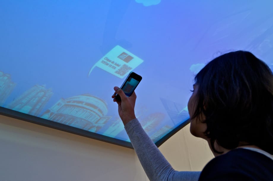 'Canopy' design concept gives subway trains outside view