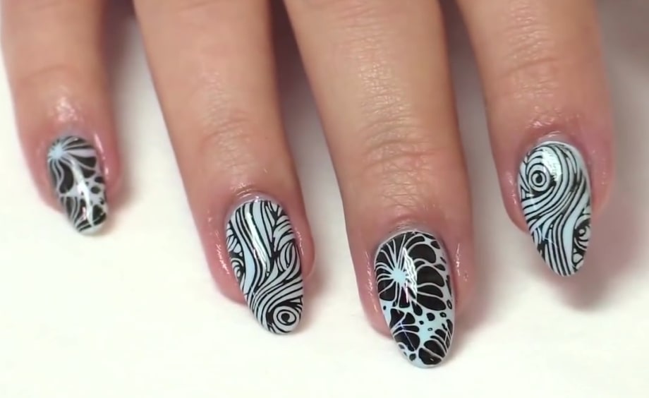 Caption Nail Polish: Art Screens
