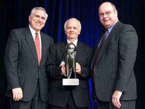 Carrier Transicold Announces Dealer Awards