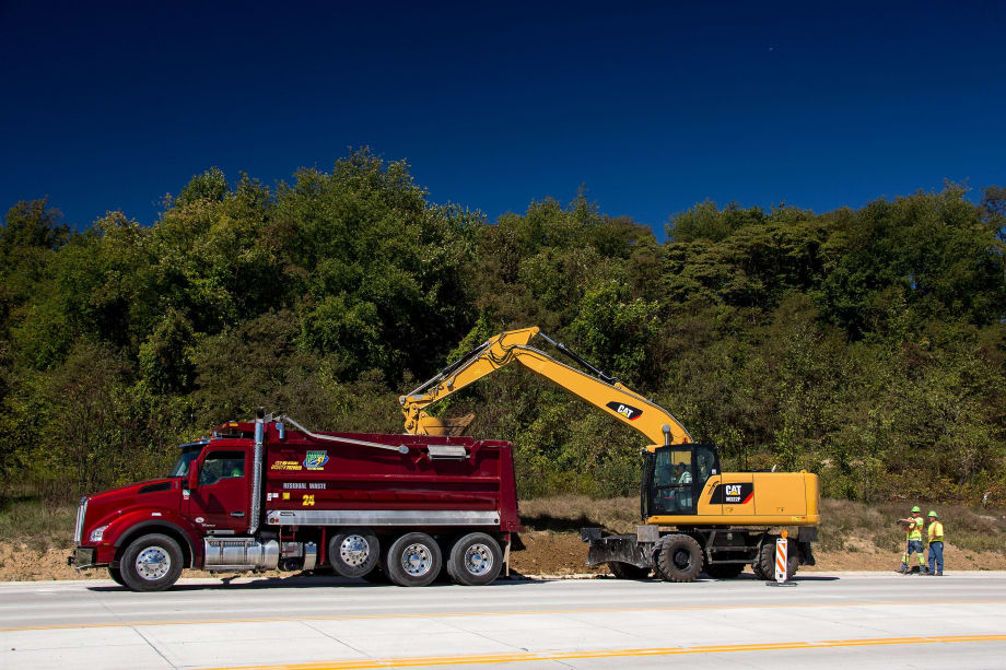 SnowEx Offers Oscillating Skid-Steer Mount
