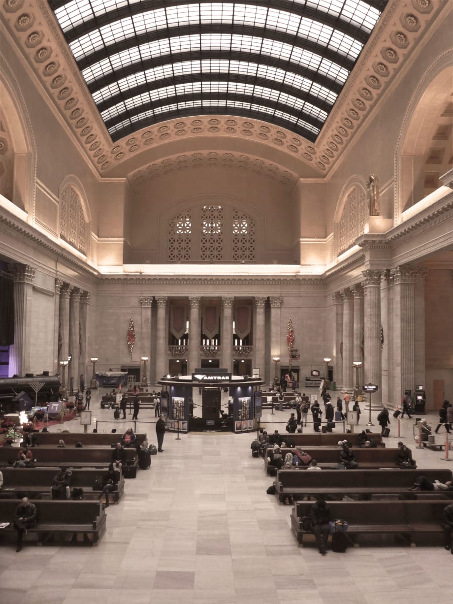 Amtrak refurbishes Chicago Union Station Great Hall