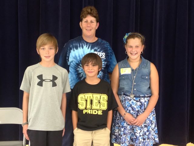 Kids pick Leslie Andrews as school bus driver of the year