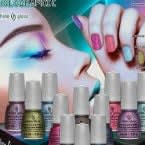 New China Glaze Hologlam Creates 3-D "Traveling" Effect on Nails
