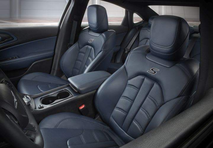 2015 Chrysler 200 Gets Two More Interior Colors