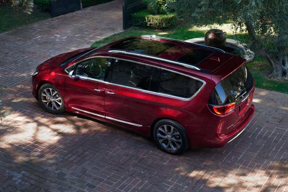 Chrysler Pacifica Adds 4G LTE, Unlimited Data for 2018