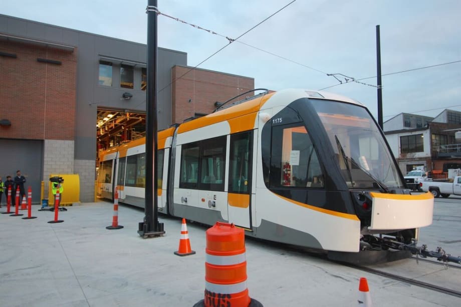 Cincinnati begins live streetcar track testing