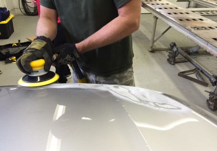 M315F and M317F Compact Radius Wheeled Excavators