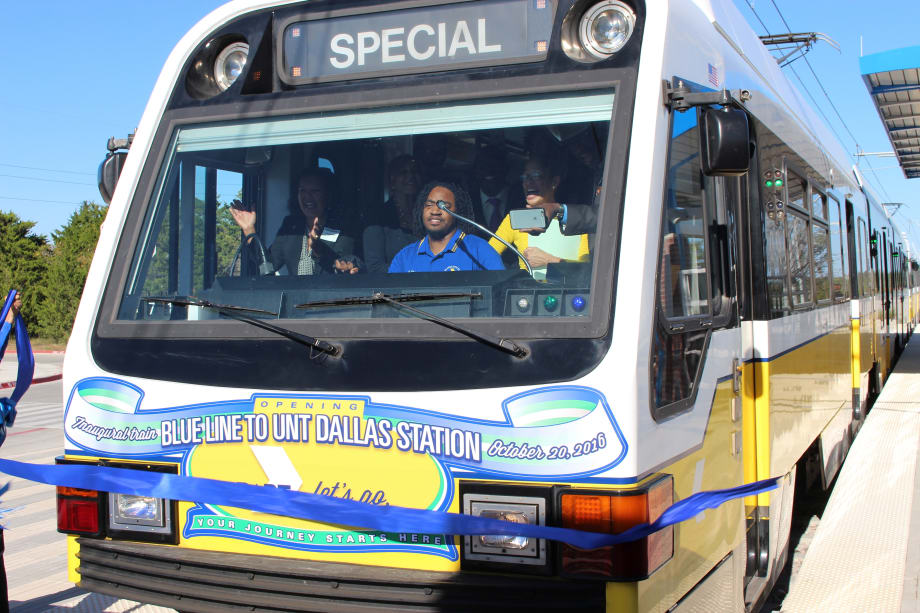 DART adds 3 miles to Blue Line light rail system