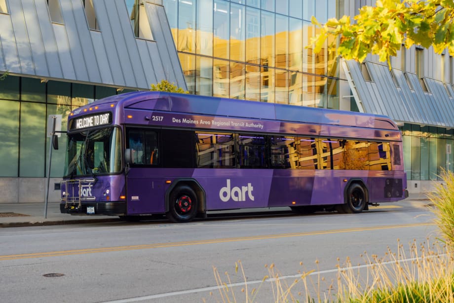A Des Moines DART bus