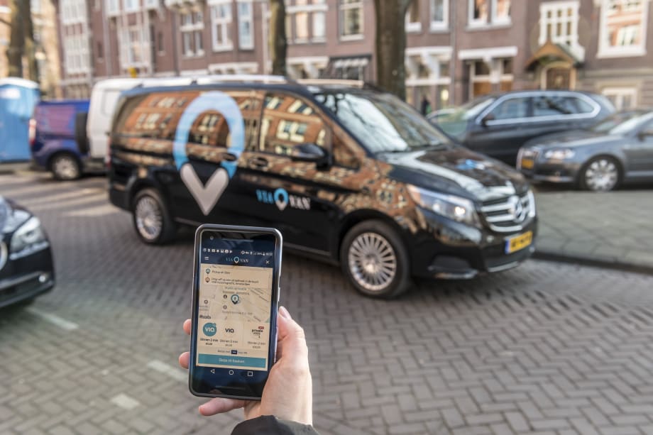 Mercedes-Benz Brings On-Demand Ridesharing Vans to London