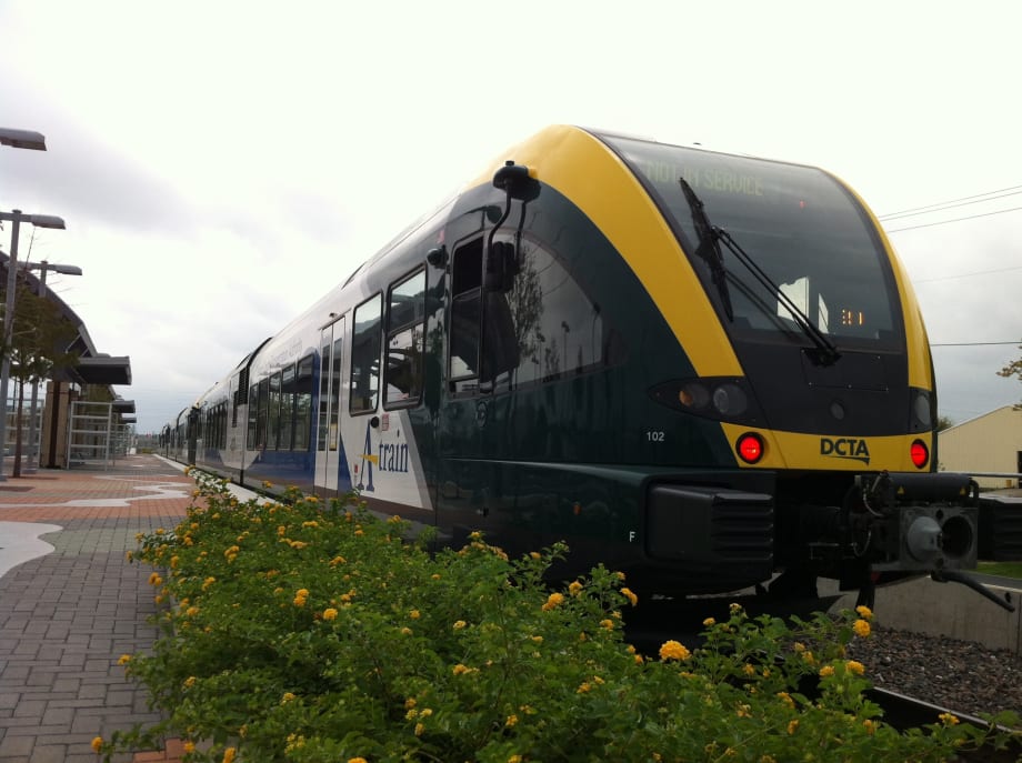 DCTA puts Stadler GTWs in revenue service