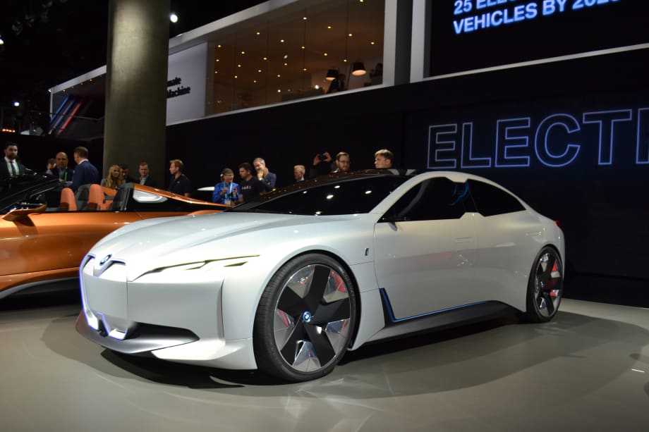 BMW Confirms i4 EV with Tesla-Beating Range