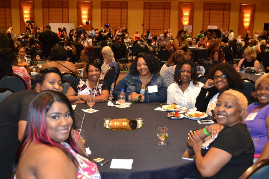 See the Faces Behind the Online Handles at 2016 Nailtech Networking Event
