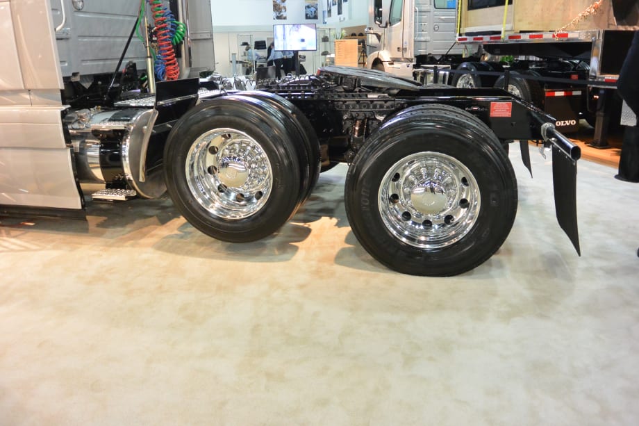 Volvo Introduces Adaptive Loading 6x2 Suspension