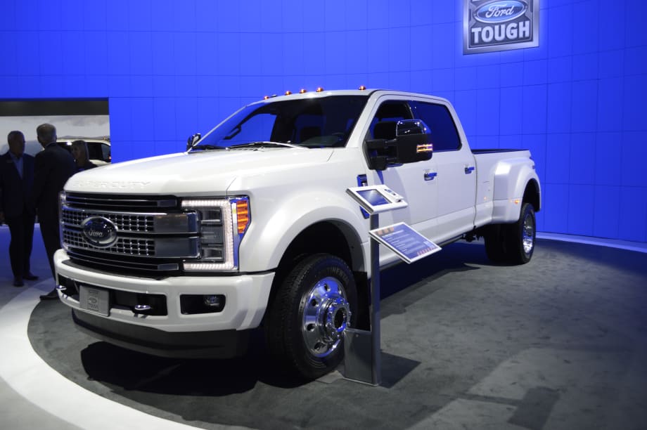 Ford Shows 2017 Super Duty Trucks in L.A.