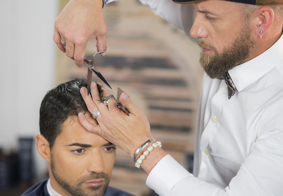 HOW-TO: Men's Textured Hair Cut Using Scissor-Over-Comb