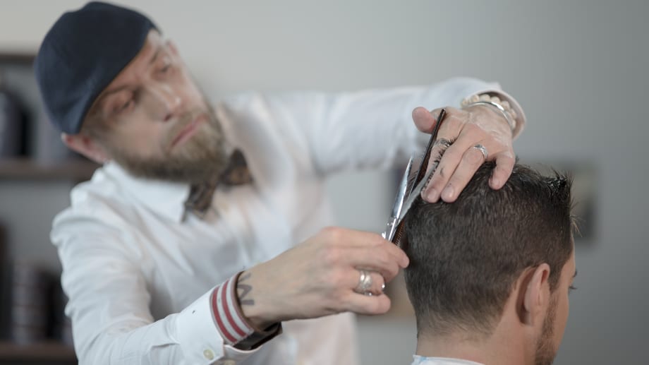 HOW-TO: Men's Textured Hair Cut Using Scissor-Over-Comb