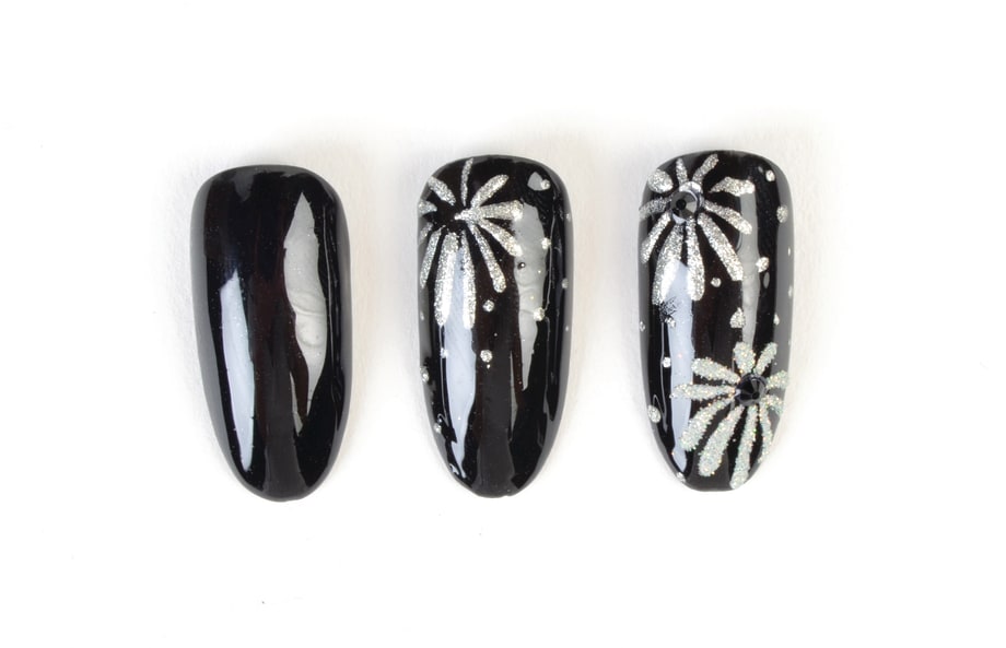 Putting On the Glitz: Holiday Nail Art Designs