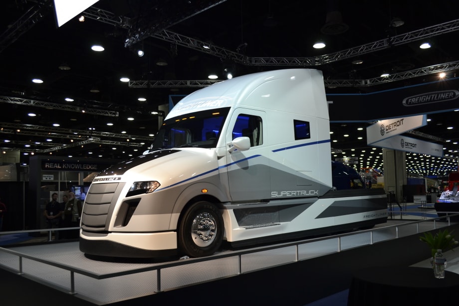 Daimler Achieves 115% Efficiency Improvement with SuperTruck
