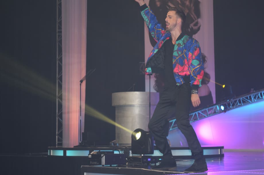 26 Show-Stopping Styles from Farouk Cancun 2015